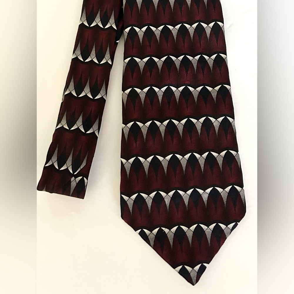 Danielli Milano 100% Silk Handmade Designed in Italy Men’s Tie Black Maroon 58”